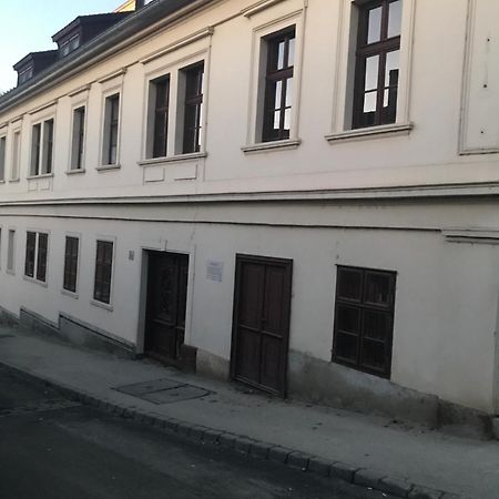 Appartement Sziklai Apartman à Veszprém Extérieur photo